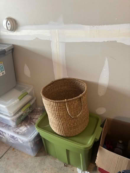 Photo of free Wicker basket, good condition (Old Town Herndon) #1