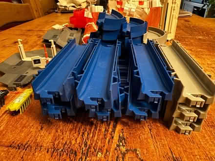 Photo of free Hexbugs and track (Gleadless Common S12) #1