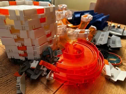 Photo of free Hexbugs and track (Gleadless Common S12) #2