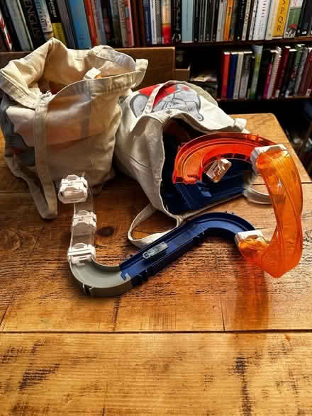 Photo of free Hexbugs and track (Gleadless Common S12) #4