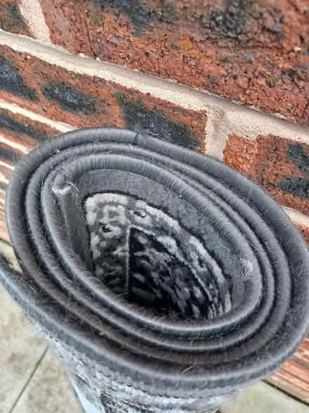 Photo of free Grey rug (Seacroft LS14) #1