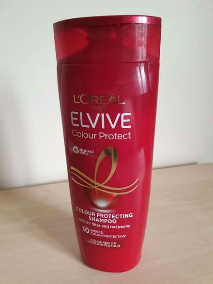 Photo of free L'Oreal Elvive shampoo (Radford Semele CV31) #1