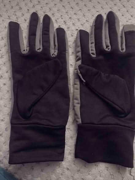 Photo of free Gloves with touchscreen (Ashton-U-Lyne OL6) #1