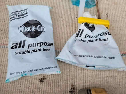 Photo of free Miracle gro plant food (IP5) #1