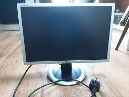 Photo of free LG computer monitor (Warton LA5) #1