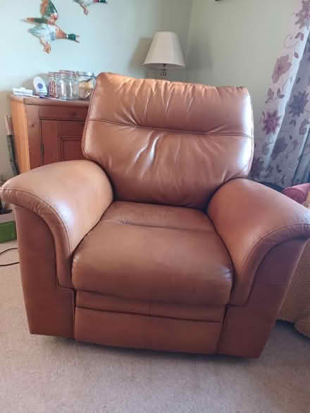 Photo of free Parker Knolls Hudson leather chair. Electrics not working (Pittville GL52) #1