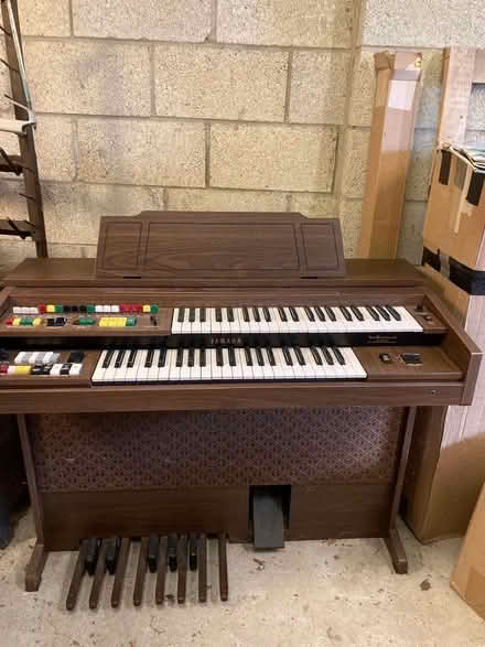 Photo of free in Marshfield .. electric Yamaha organ (Marshfield) #3