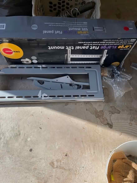 Photo of free Flat tv wall mount (East Cobb) #1