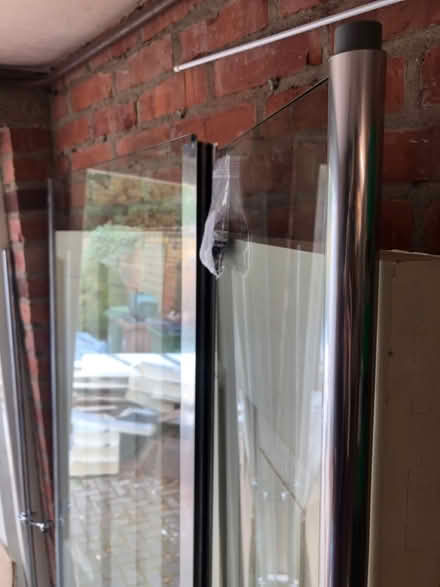 Photo of free Lg Hinged glass shower screen (OX4 Iffley) #2