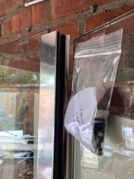 Photo of free Lg Hinged glass shower screen (OX4 Iffley) #4