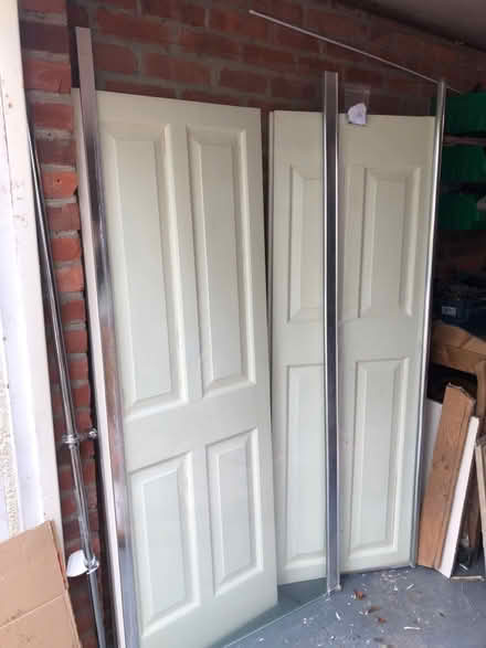 Photo of free Lg Hinged glass shower screen (OX4 Iffley) #3