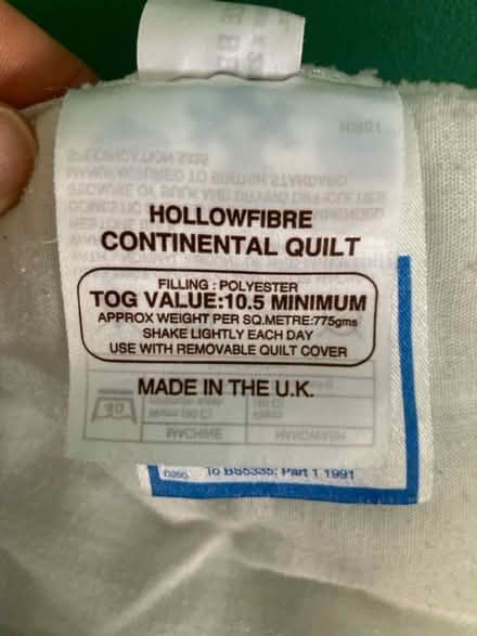 Photo of free King size duvet (synthetic, 10.5 tog) (Hartington Road BN2) #3