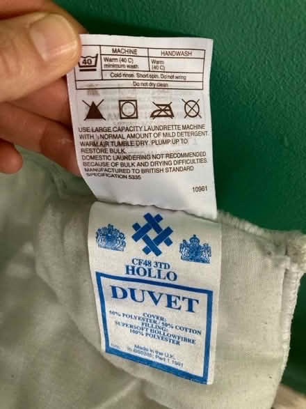 Photo of free King size duvet (synthetic, 10.5 tog) (Hartington Road BN2) #4