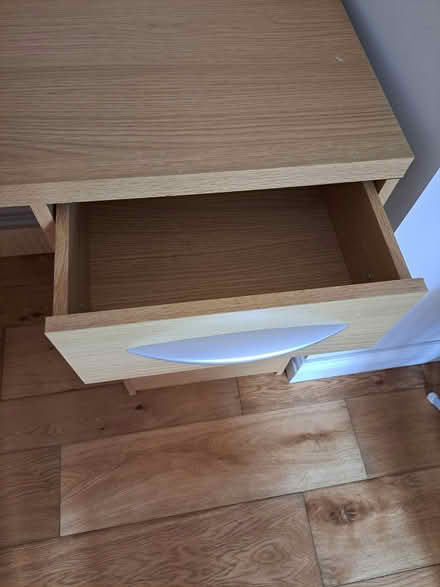 Photo of free Desk (Coulsdon CR5) #2