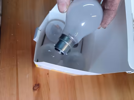 Photo of free Light bulbs - bayonet cap (Speedwell BS5) #3