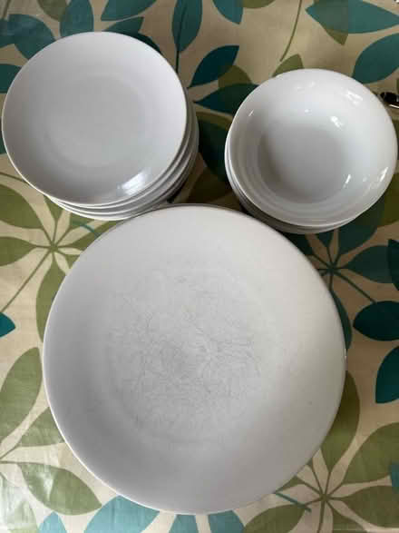 Photo of free Plates and Bowls (Croham CR2) #1