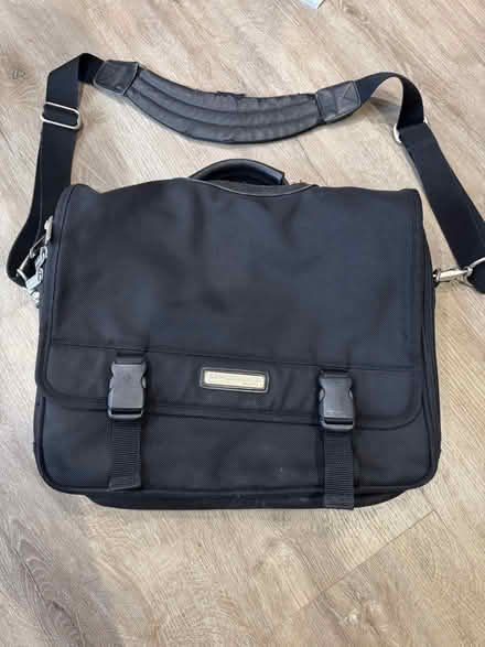 Photo of free Kenneth Cole Messenger Bag (Peppard Common RG9) #1