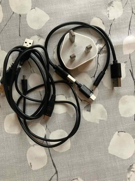 Photo of free USB charging cables and plug (Radlett WD7) #1