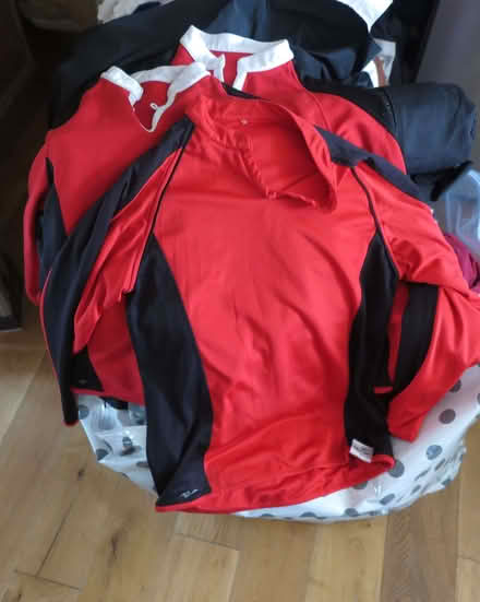 Photo of free Matthew Arnold School Tops (Oxford-Freegle CGA OX2) #2