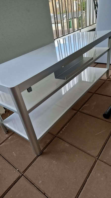 Photo of free TV Bench (New Barnet EN5) #1