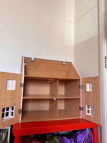 Photo of free Dollhouse (Kaimes EH17) #2