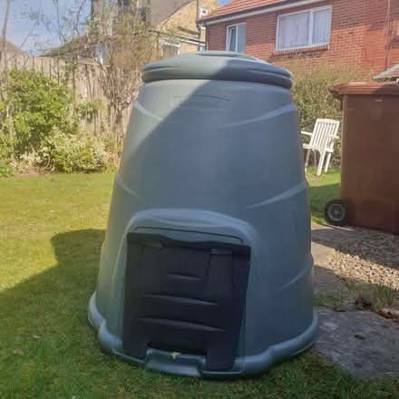 Photo of free Compost Bin Blackwell H100X100 CM (Moortown LS17) #1