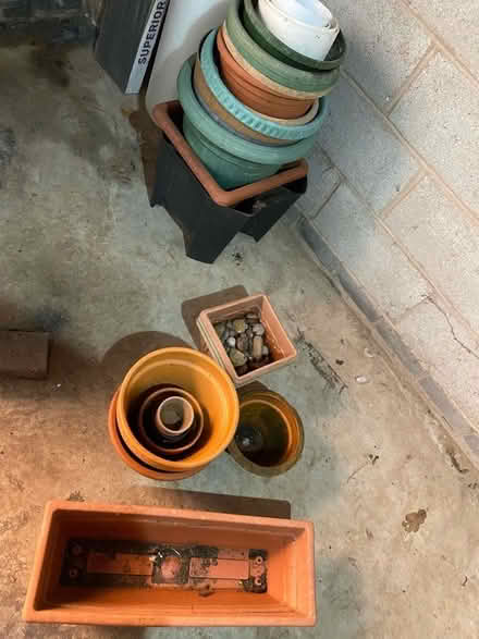 Photo of free Plant pots (College Gardens CW3) #1