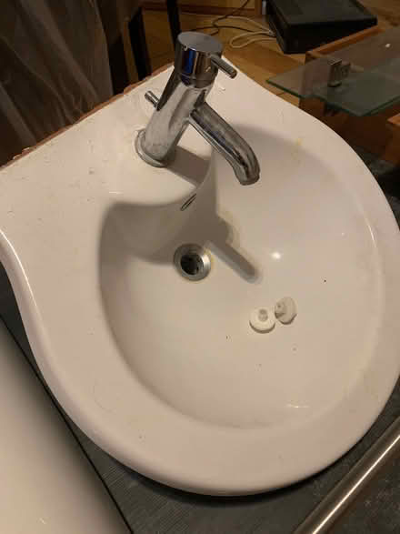 Photo of free Pedestal Sink and tap! Great condition (West Hampstead NW2) #4
