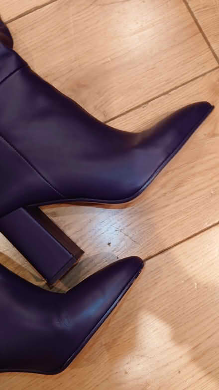 Photo of free A Pair of Over-the-Knee Zara Boots 40 (Chelsea SW3) #2