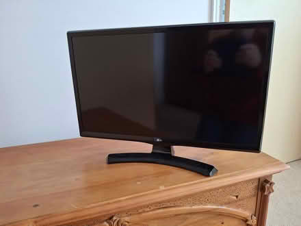 Photo of free LG 24inch SMART TV - Damaged Screen (Lowestoft north side) #1