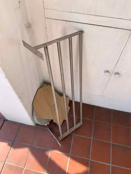 Photo of free Towel shelf / bathroom shelf (West Hampstead NW2) #2