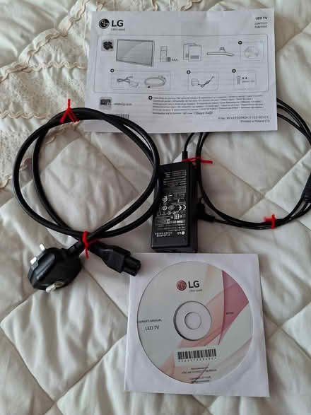 Photo of free LG 24inch SMART TV - Damaged Screen (Lowestoft north side) #3