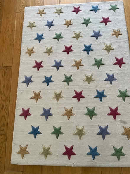 Photo of free Star Pattern Rug (Radlett WD7) #1