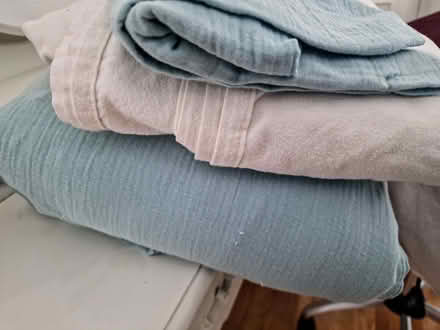 Photo of free Kingsized quilt cover and flat sheet (Roehampton SW15) #1