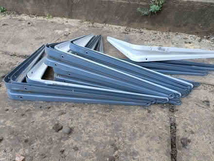 Photo of free 24 metal shelf brackets 30x35cm (Shirley CR0) #3