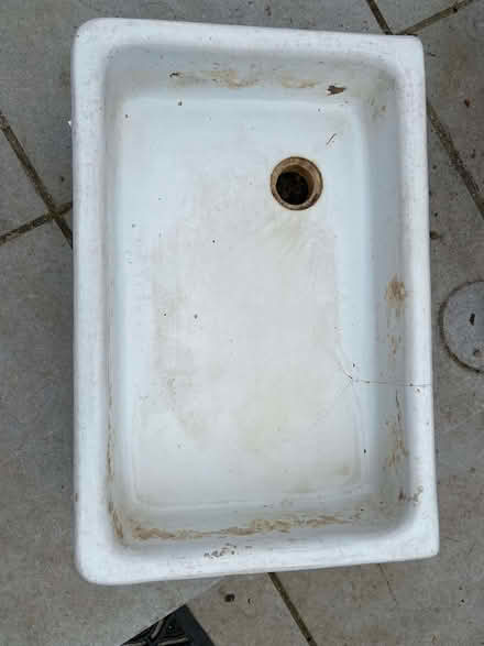Photo of free Vintage belfast butler type sink (shallow) garden planter (Epping CM16) #2
