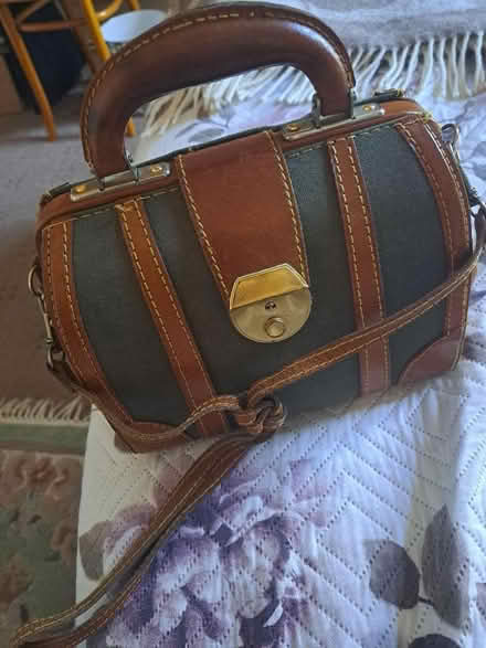 Photo of free Hand bag. (West Croydon CR0) #1