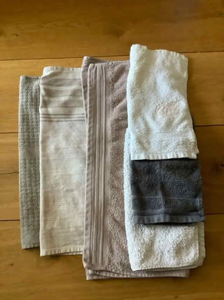 Photo of free Assorted tea/hand/small towels (Southwark SE1) #1