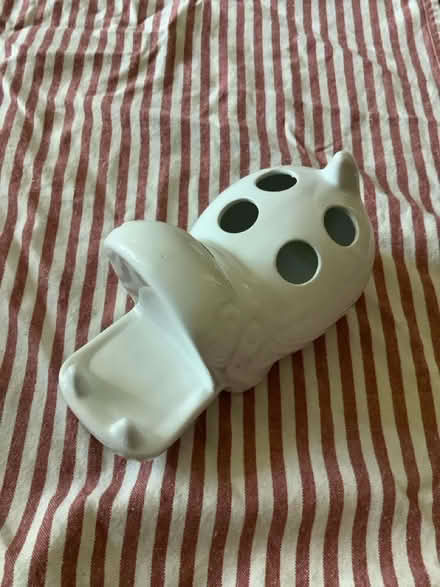 Photo of free Hippo toothbrush/paintbrush holder (Southwark SE1) #3