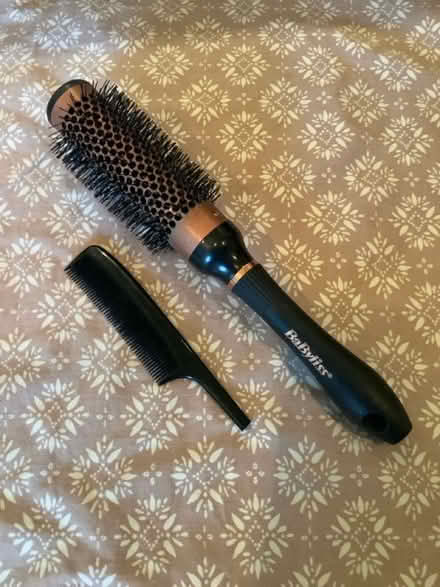 Photo of free Comb & round hairbrush (Southwark SE1) #1