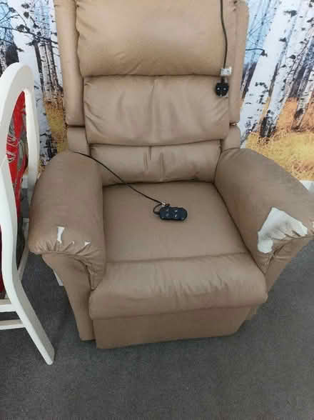 Photo of free Riser recliner chair. (Southport PR8) #1