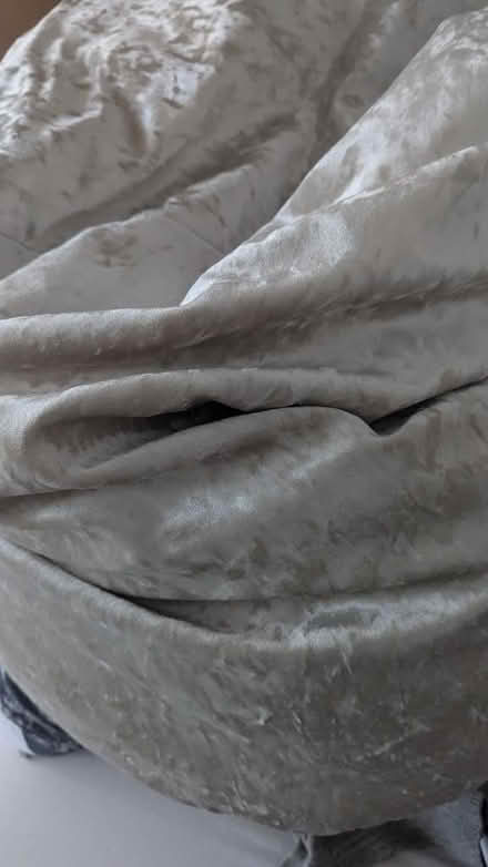 Photo of free Cream crushed velvet bean bag (Chesterfield S40) #2