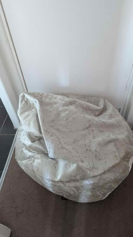 Photo of free Cream crushed velvet bean bag (Chesterfield S40) #1
