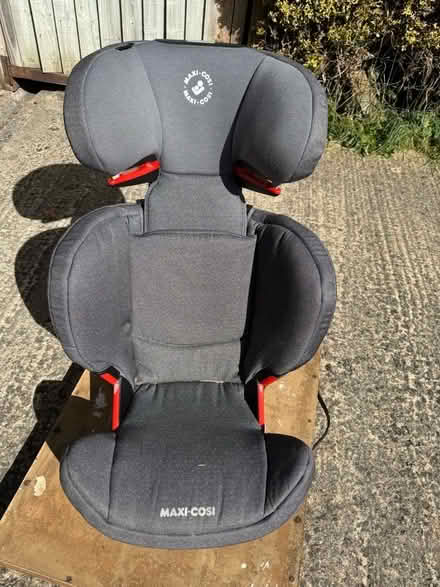 Photo of free Maxi-Cosi Child Care Seat (Bloomfield) #1