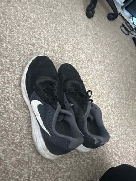 Photo of free Men’s Nike Running trainers (Liverpool L7) #1