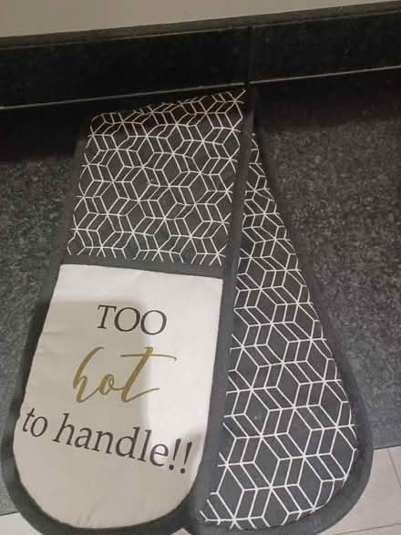 Photo of free Oven gloves (Sale M33) #1