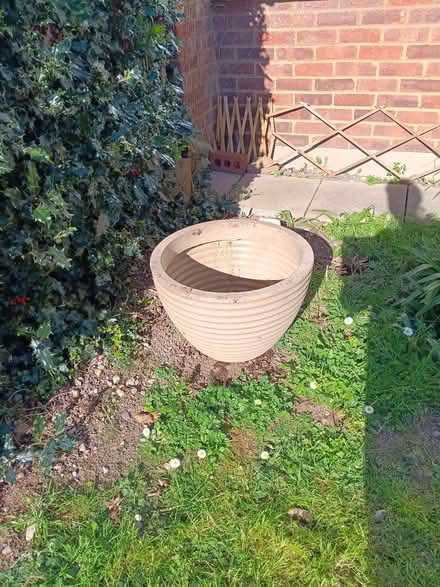 Photo of free Large Garden pots (Elm Park RM12) #1