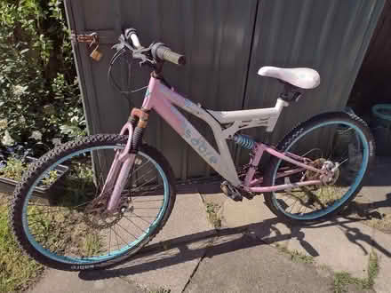 Photo of free 2 x bicycles ladies/older girls (Ashton-U-Lyne OL6) #1