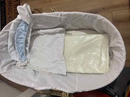 Photo of free Moses Basket (L4) #2