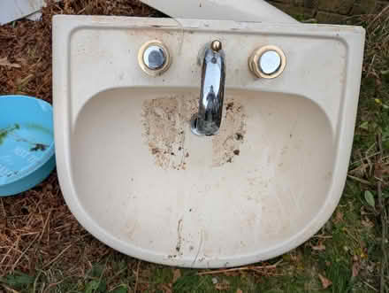 Photo of free Basin and toilet (lodgemoor S10) #2
